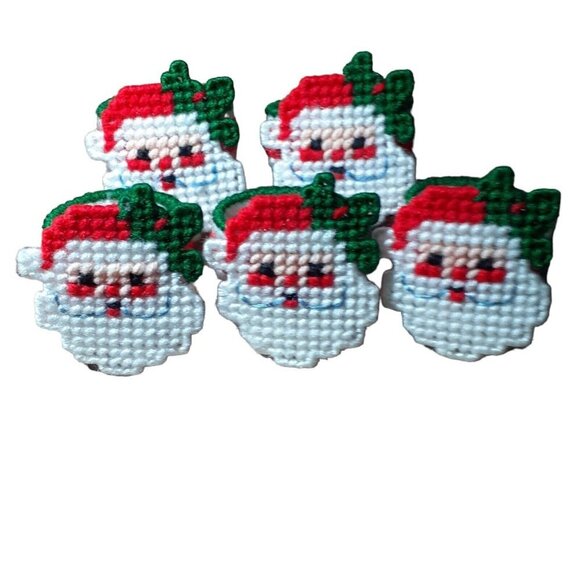 Santa Claus Plastic Canvas Napkin Rings with Holly Lot of 5 Red Green White Yarn - Picture 5 of 8